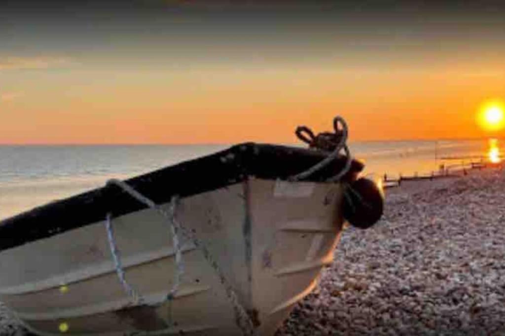 The Sails Villa East Wittering Dış mekan fotoğraf